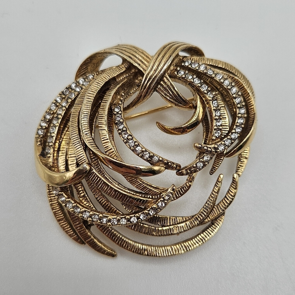 VINTAGE Monet Gold Tone Pave Rhinestone Swirls Sculptural Brooch Pin Signed